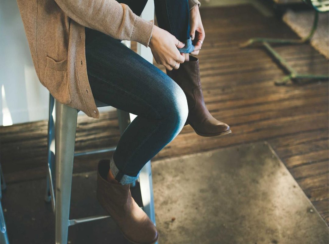 Your Toolkit: Where to Find and How to Share the Best Hug GIFs